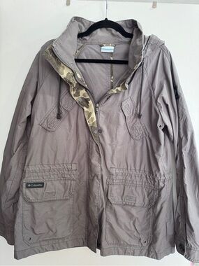 Columbia Taupe Hooded Military Field Jacket with Camo Trim